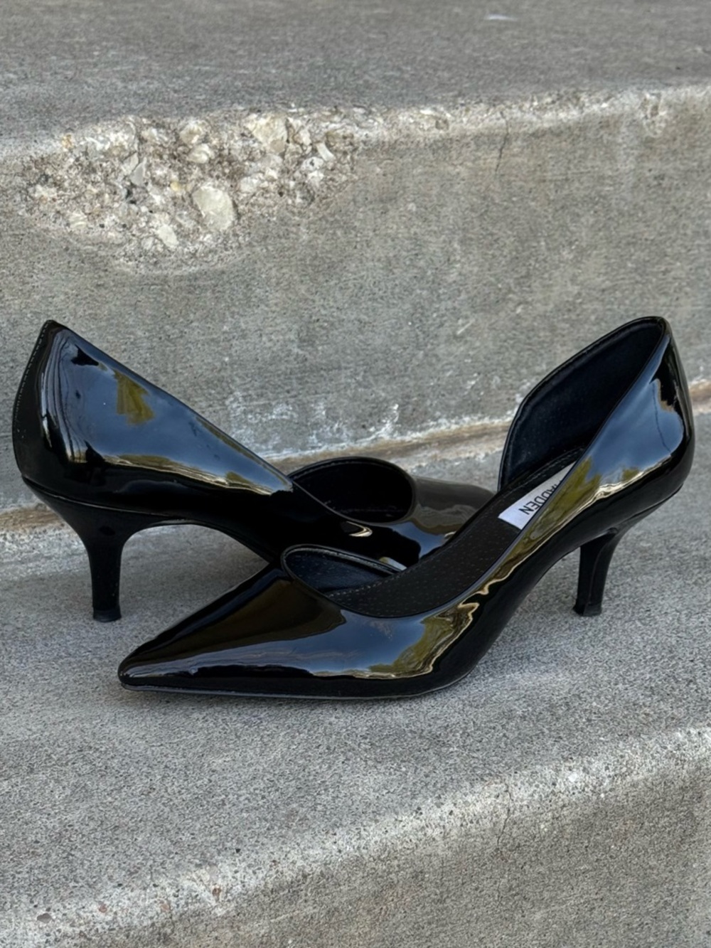 STEVE MADDEN “CAMELOT” BLACK KITTEN HEEL